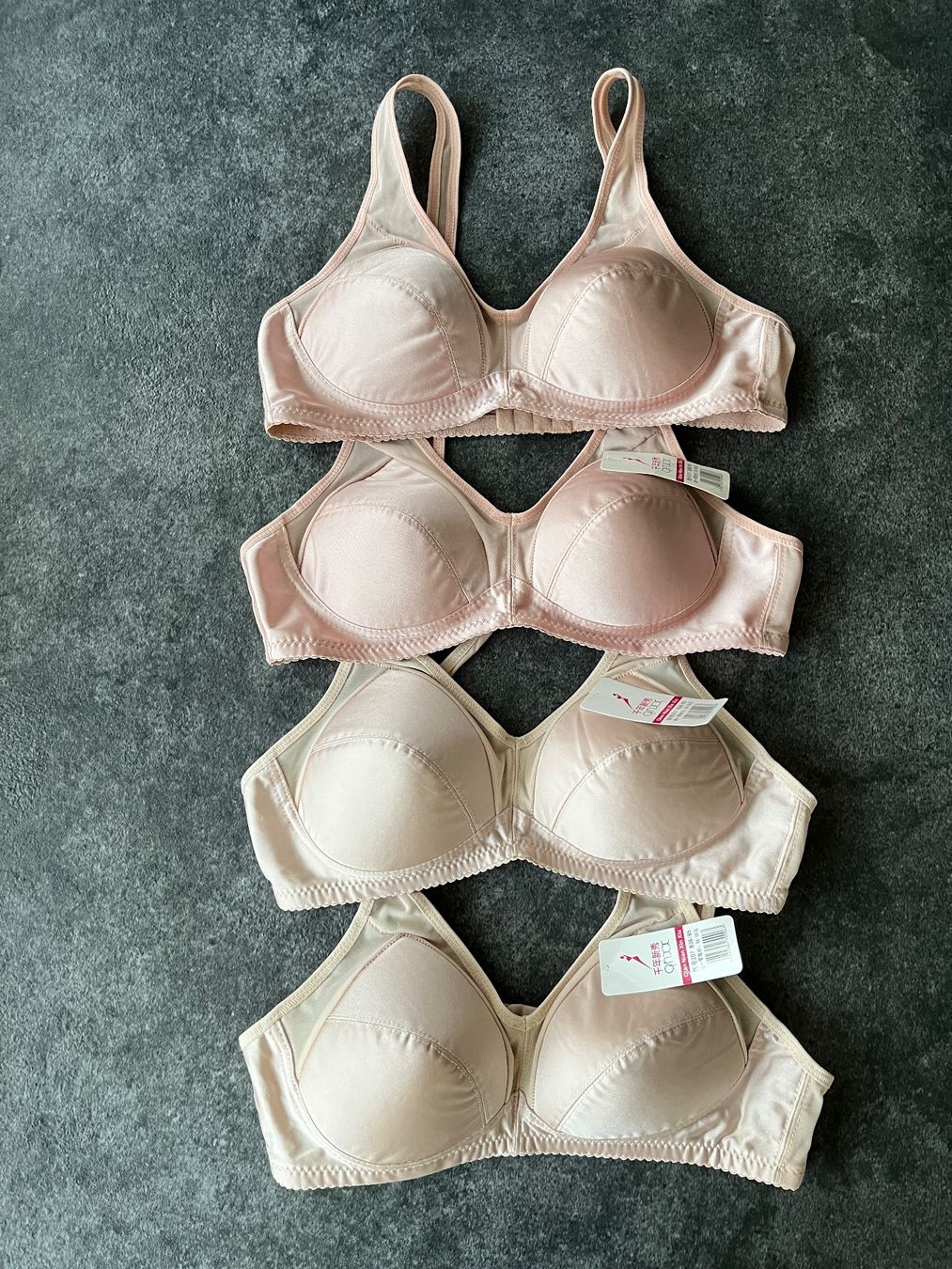 Altra biancheria intima: 4er BHs - Größe 85B – Nuovo (secondo la descrizione) da Kilchberg ZH venduto da Simple.Life