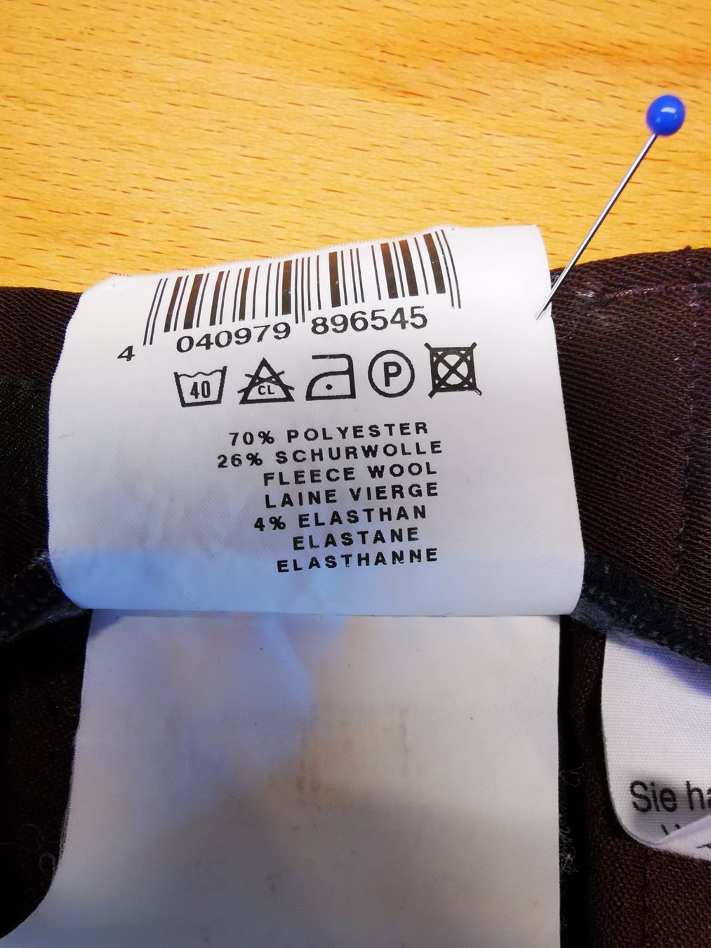 Pantaloni: Damenhose dunkel-bordeau, GARDEUR – Usato da Seuzach venduto da NaehdesignMirjam 4