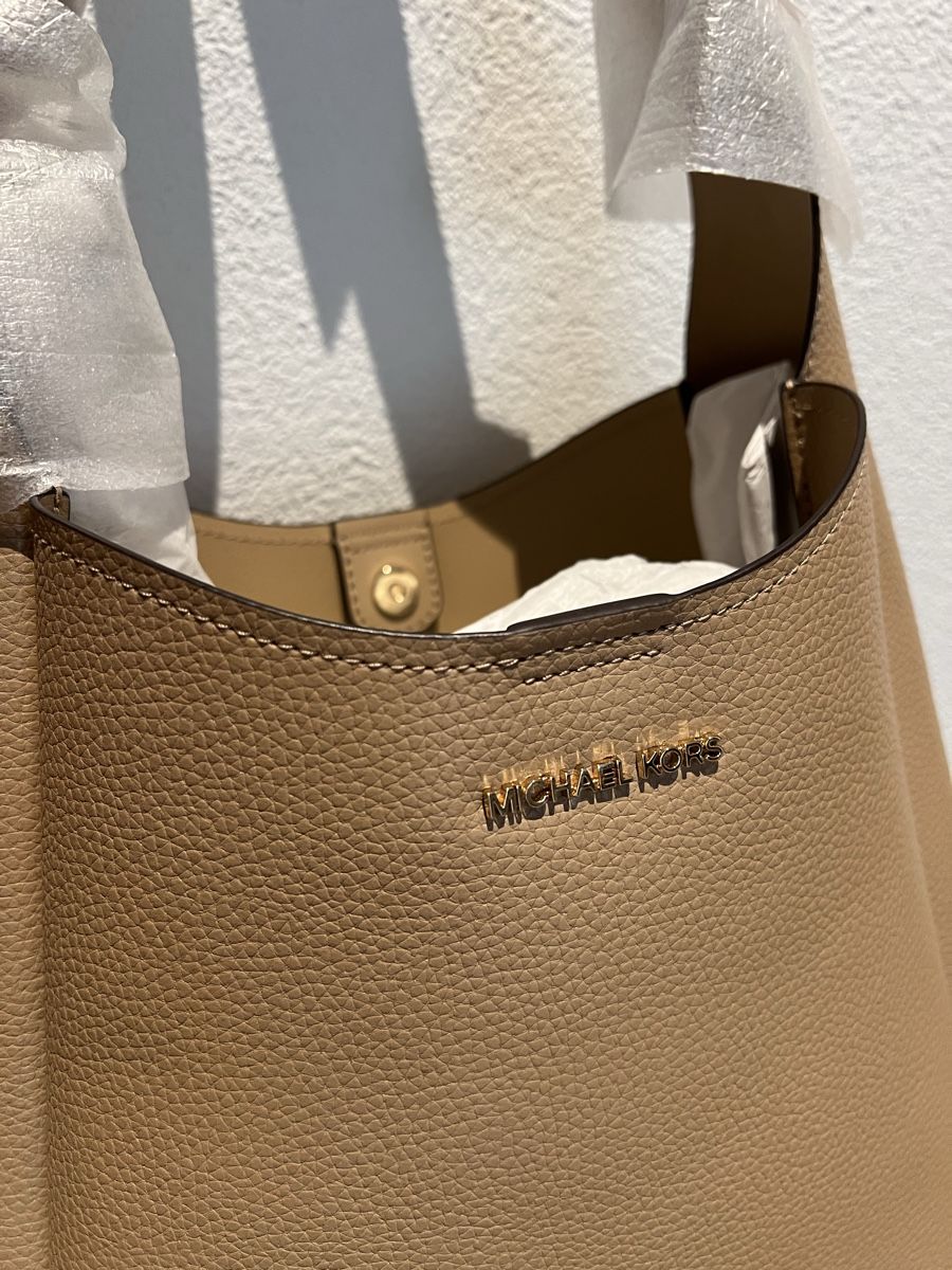 Michael Kors Sacs femmes: michael kors tasche NEU – Neuf avec emballage d'origine à Dübendorf par lea_jjl 2