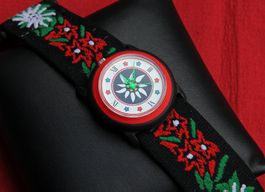 Jolie Montre femme à motif floral Quartz ISA Swiss
