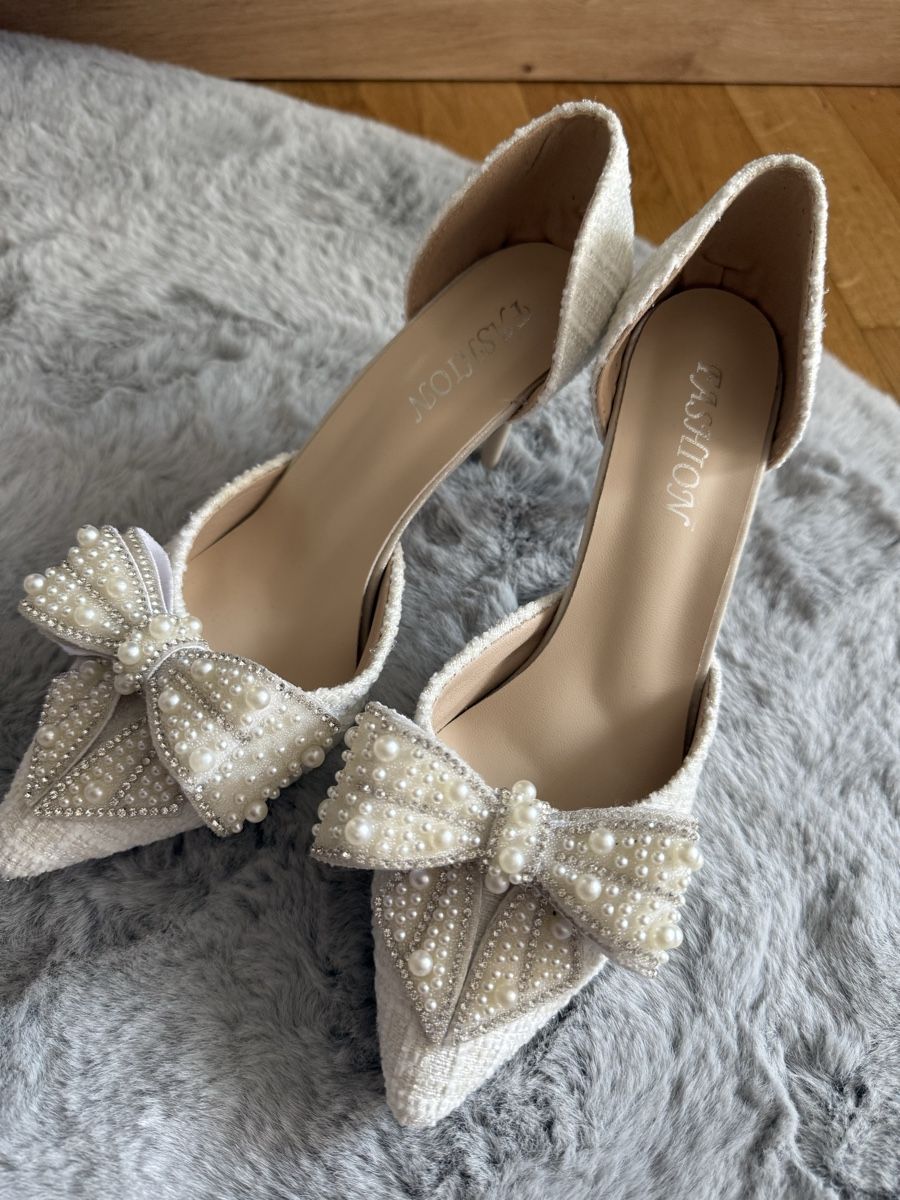 Scarpe da donna: High Heels mit Perlen, Gr. 37 Ungebraucht – Nuovo (secondo la descrizione) da Wetzikon ZH venduto da id.erd