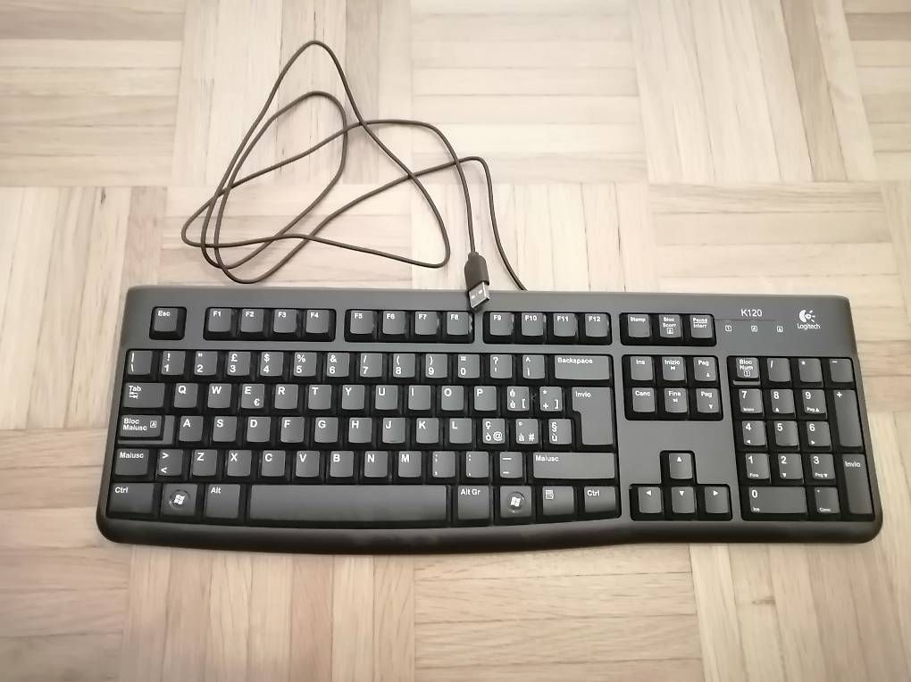 Logitech Tastiere: Tastiera per pc – Usato da Davesco-Soragno venduto da Mia_sii