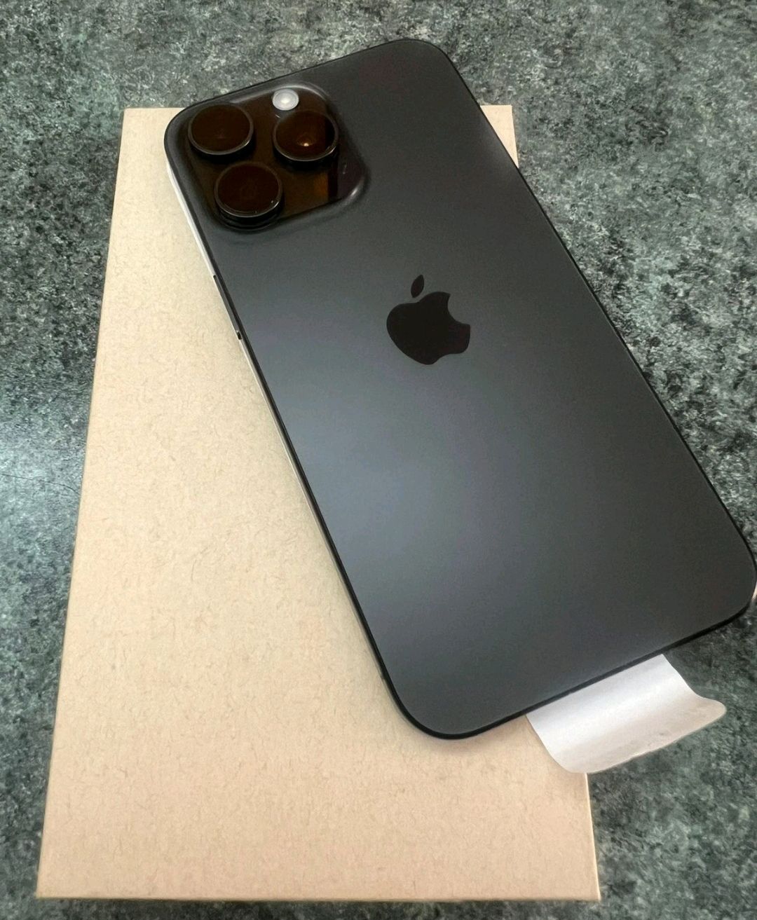 Apple Telefoni cellulari / Smartphones: iPhone 16 Pro Max 256 GB Schwarz NEU  – Nuovo e nell'imballaggio originale da Aarburg venduto da kor_zmw5 1