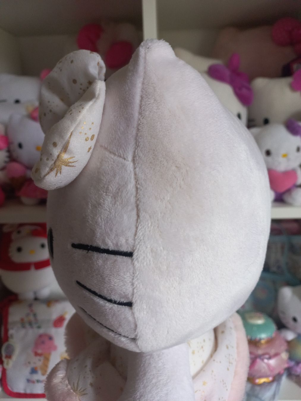 Hello Kitty Giocattoli: Hello Kitty Plüschtier - Sanrio – Usato da Wangen b. Olten venduto da SecondStory4u 3