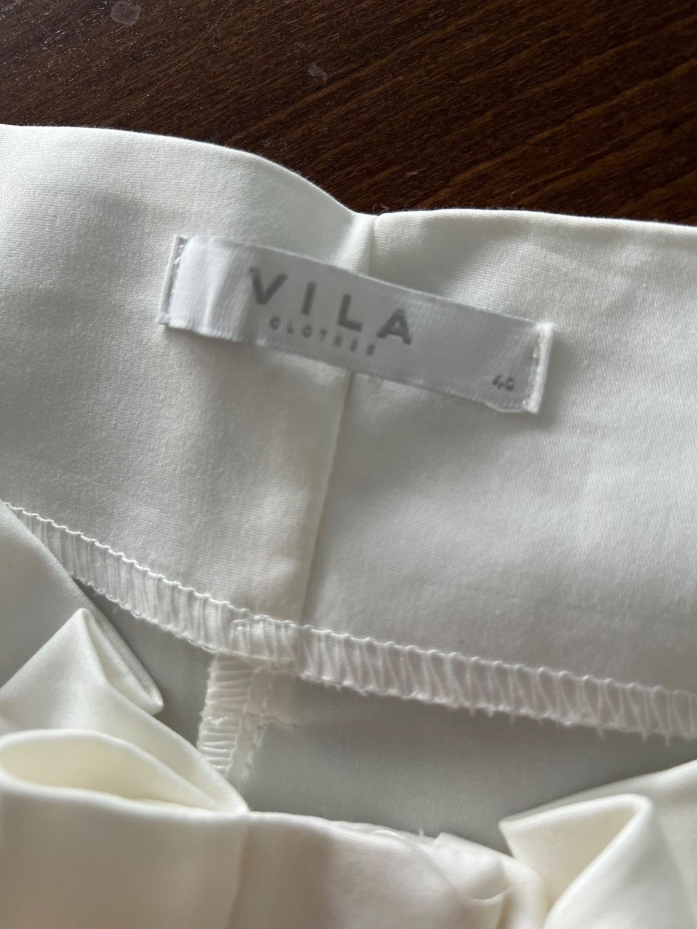 Vila Pantaloni: Sommerhose von Vila, Weiss, Grösse 40 – Usato da Ebmatingen venduto da Mistelu 2