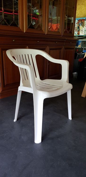 Neuer Gartenstuhl Plastik Weiss Comprare su Ricardo