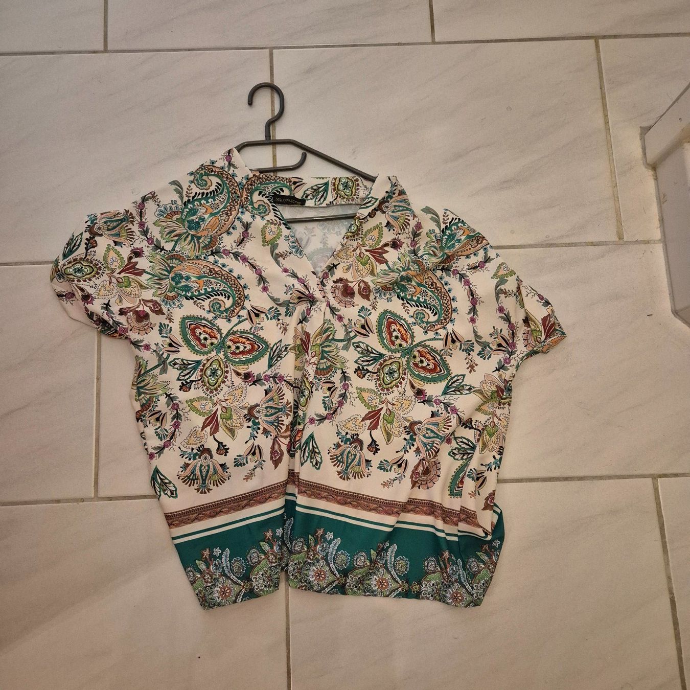T-shirt: Damenshirt NEW COLLECTION – Usato da Arni AG venduto da kurtrmeier