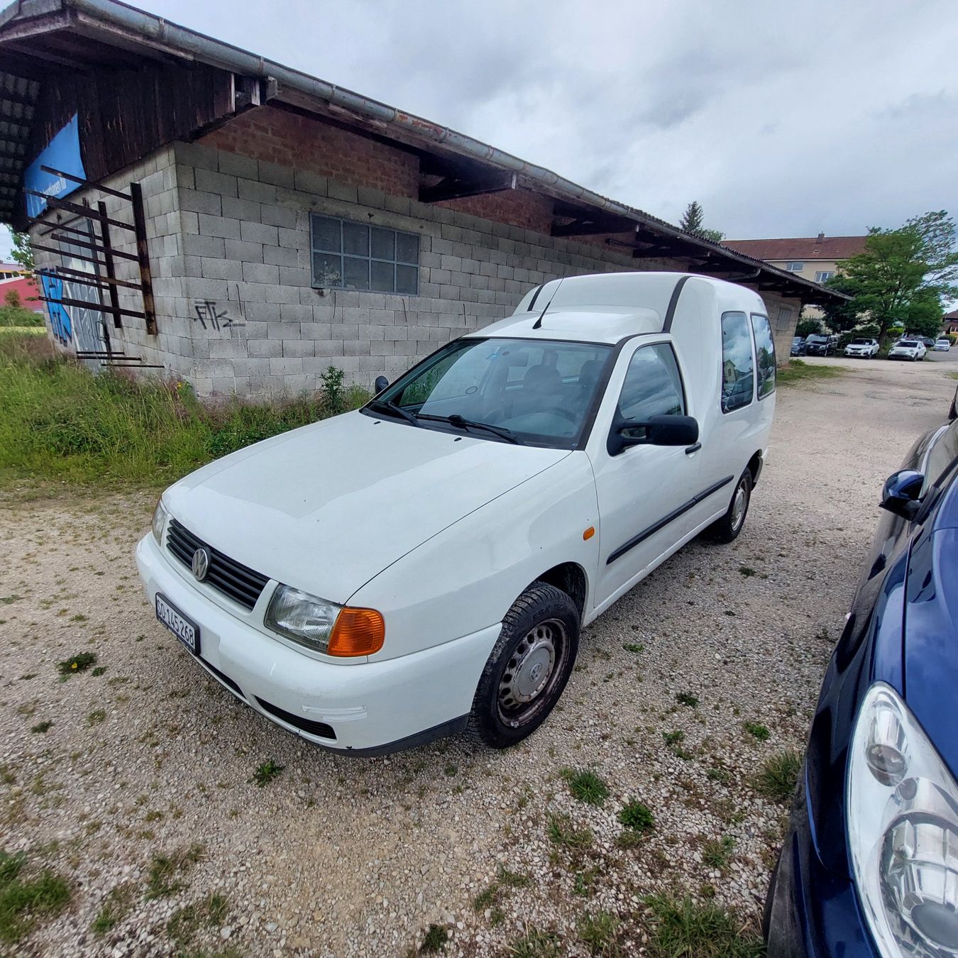 VW Véhicules utilitaires: VW Caddy 1.4 ab Mfk plus 2. Caddy – D'occasion à Mühledorf SO par sch_72xg