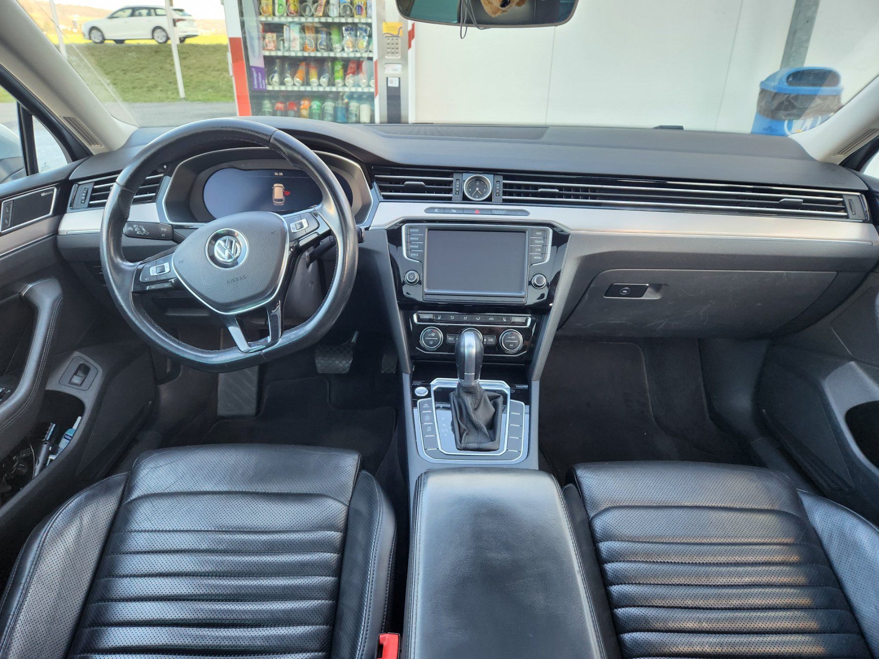 VW Automobili: VW Passat Variant 2.0 TDI BMT High. Mit MFK – Usato da Birr venduto da DiesDas 9