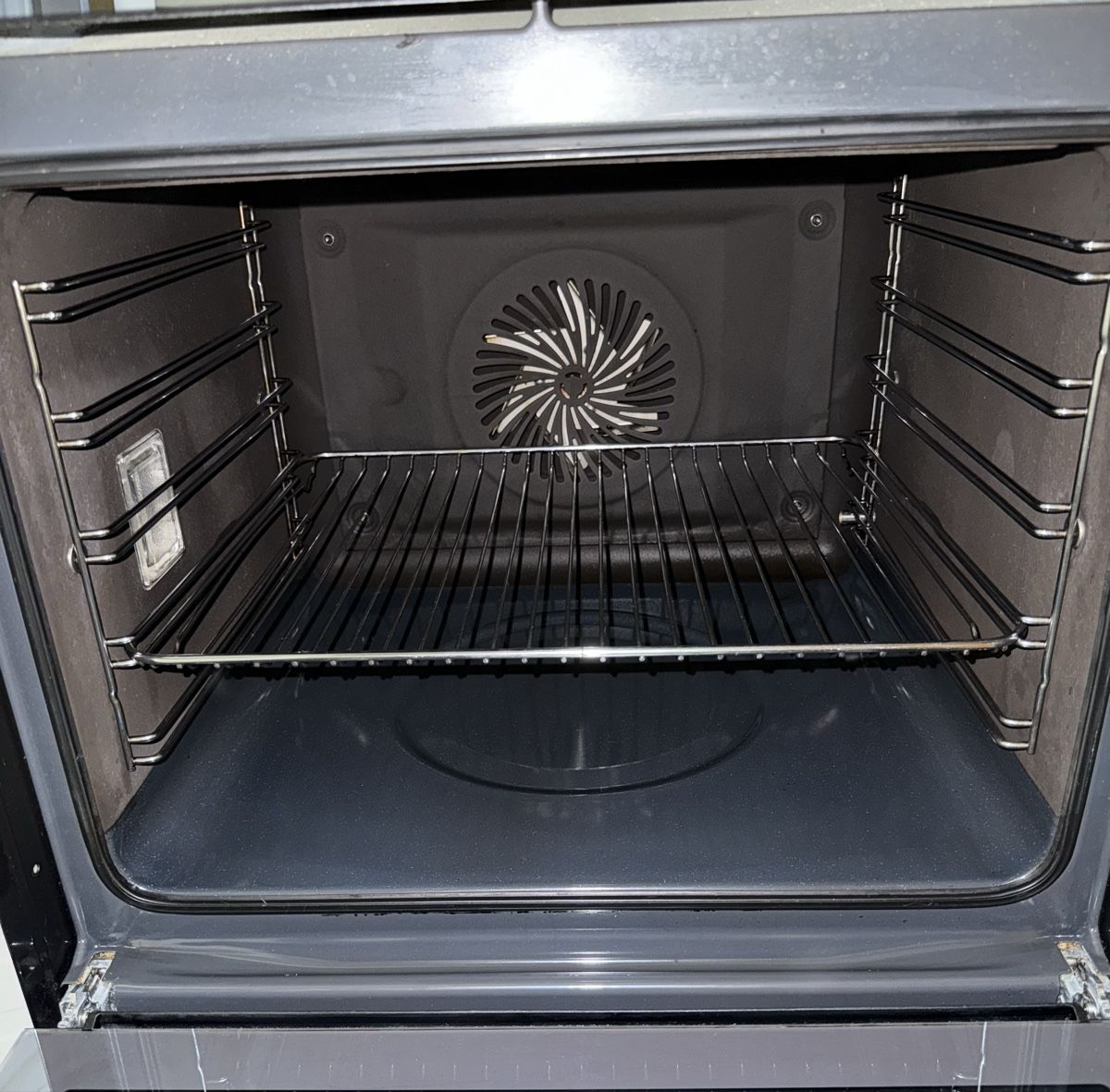 Electrolux Forni: Electrolux Combi Steamer 60 Cm A++ EU Norm Bj:2022 – Nuovo (secondo la descrizione) da Kilchberg ZH venduto da Rei_9 2