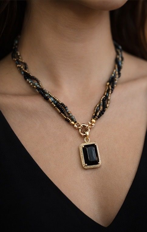 Catenine: Elegant Beaded Necklace with Black Gemstone – Nuovo e nell'imballaggio originale da Oftringen venduto da Eylem79