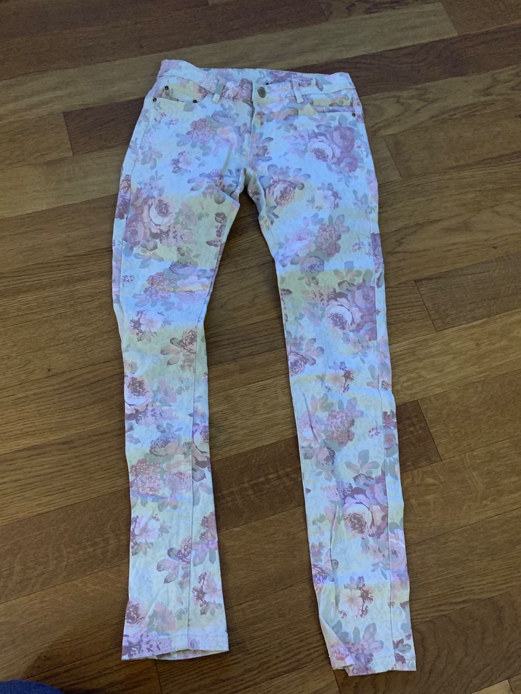 Pantaloni: Hose Blumen – Usato da Buchrain venduto da Ham2383