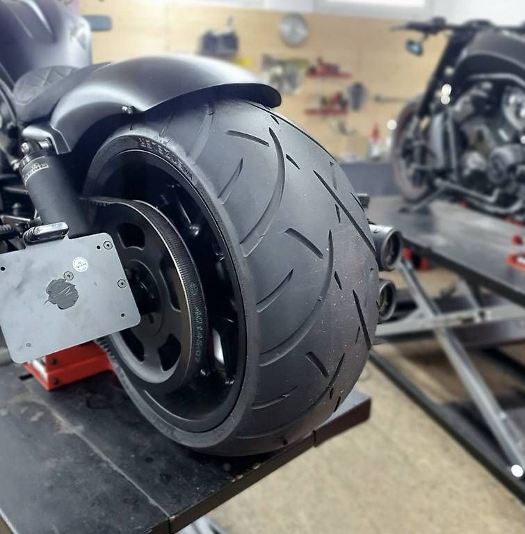 Chopper: 280 Hinterrad Harley Davidson VRSCDX Night Rod – Usato da Safenwil venduto da BLACK-BOBBER 4