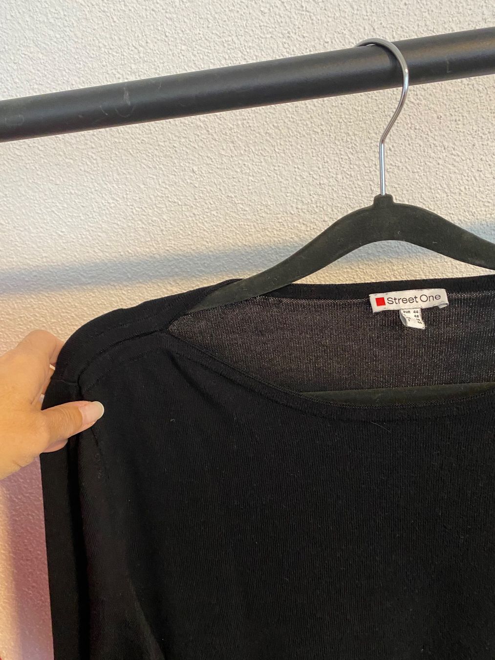 Maglioni & Felpe: Shirt und Pulli 🌈 – Usato da Teufen AR venduto da Memilu 2