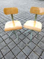 Zwei Werkstattstühle Holz Metall drehbar gebraucht
