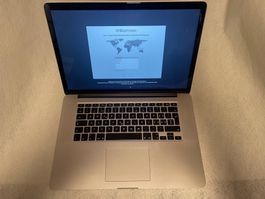 MacBook Pro 15 Zoll 256GB silber