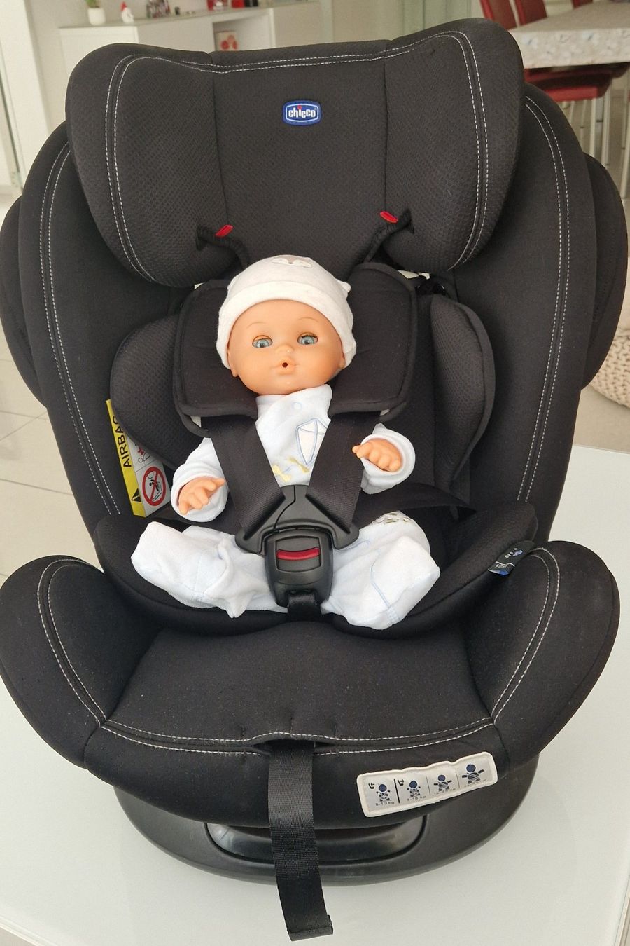 Chicco Seggiolini per auto: Kinderautositz von Chicco – Usato da Hildisrieden venduto da Anthosa3 1