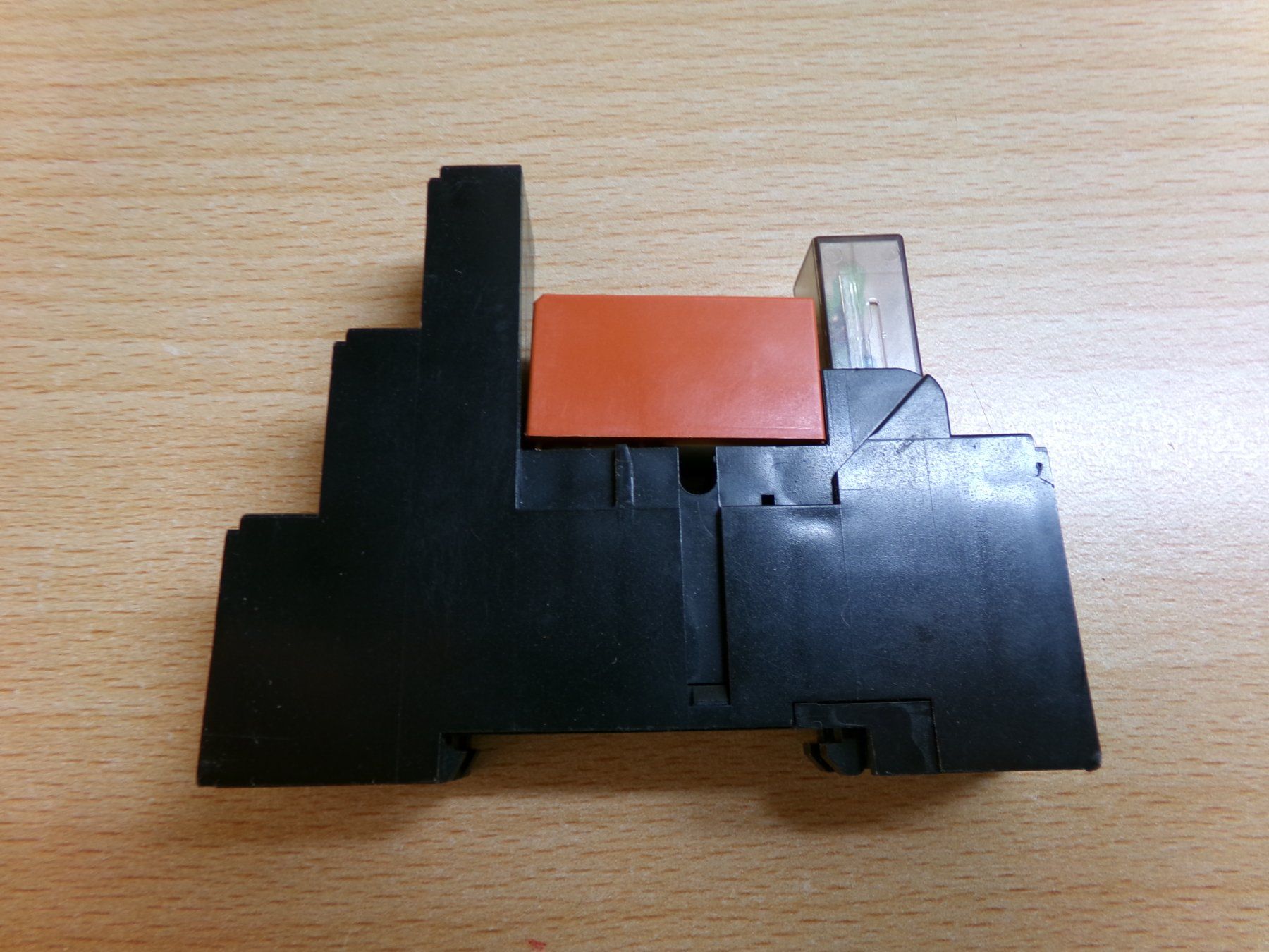 Elektronikbauteile: Relais 24VDC 2 Umschalt Schrack – Gebraucht aus Hombrechtikon von Maloev17 1