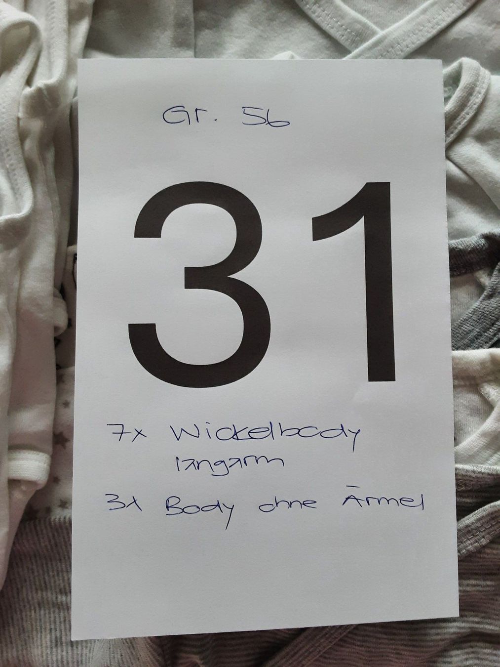 Lotti di vestiti: Kinderkleider Paket 31 Gr.56 – Usato da Schötz venduto da Nico040