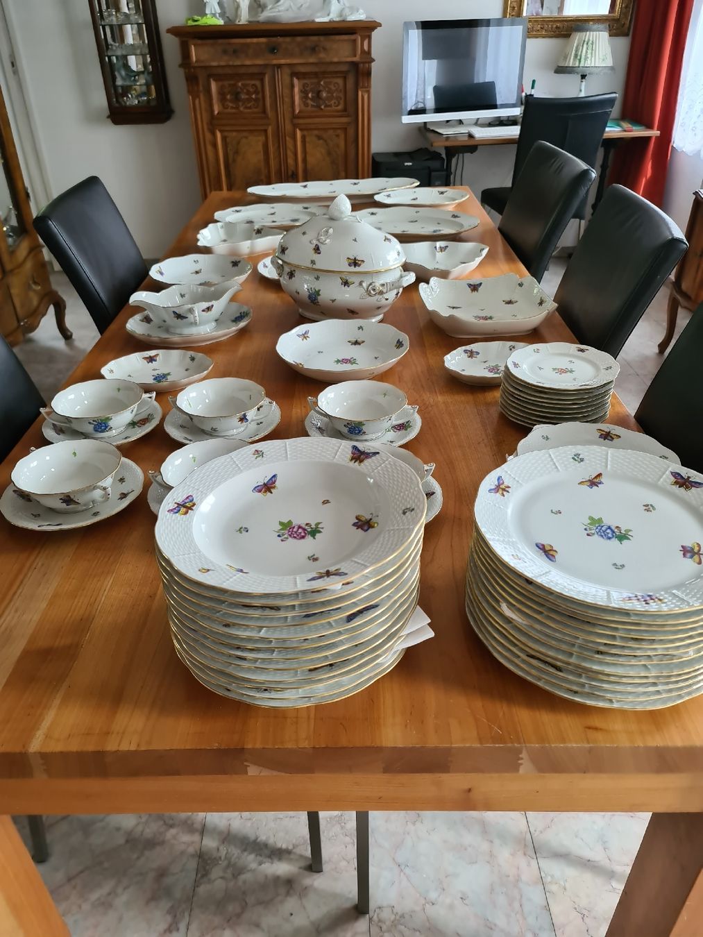 Herend Set di piatti: antiker Herend Speiseservice Papillon & Fleur ca. 50 Teile – Usato da henau venduto da Rockj 2