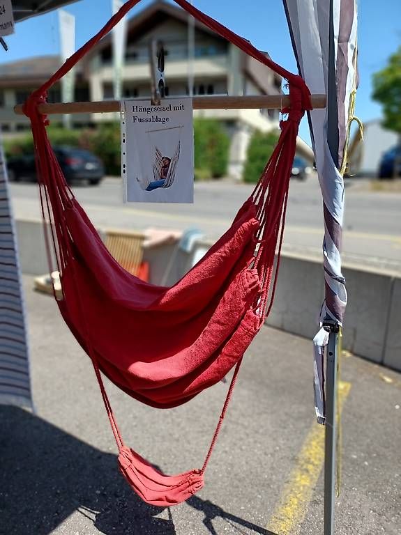Poltrone pensili da giardino: Hängesessel mit Fussablage – Usato da Niederbipp venduto da flodur55