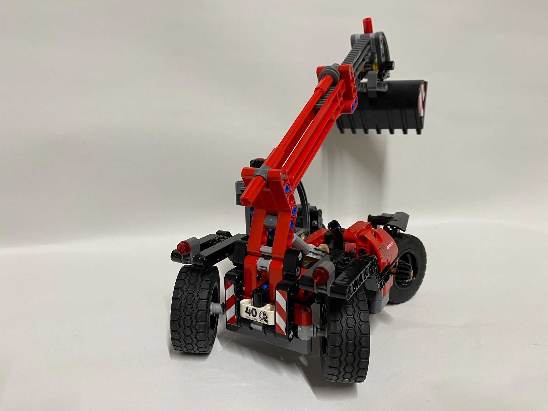 Spielzeuge: Lego Technic 42061, Teleskoplader inkl. 2 Anleitungen – Gebraucht aus Benken SG von Sommerbasilikum 3