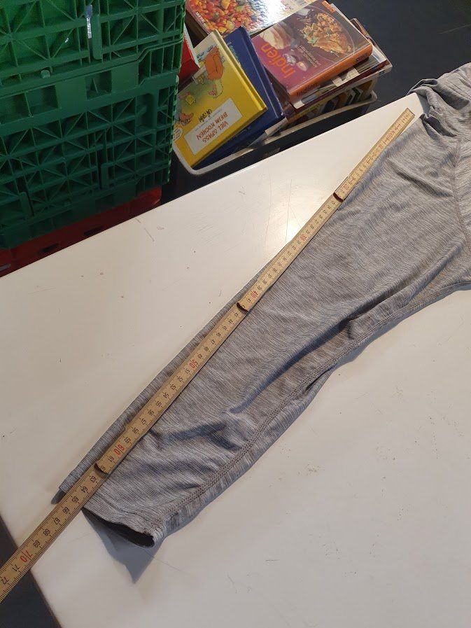 Maglioni & Felpe: Kaputzenpulli grau grösse M 90% polyester 10% spandex – Usato da Zürich venduto da loosebone 5