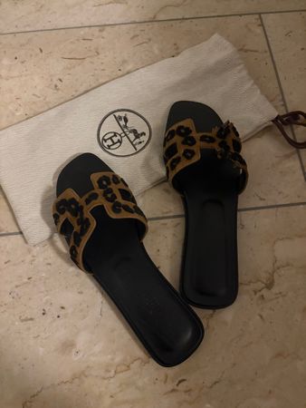 Hermès Oran Leopard Sandalen