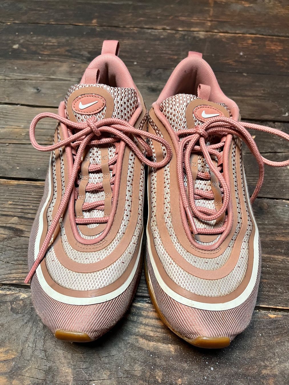 Nike Damenschuhe: Schuhe / Nike / Turnschuh / Sneaker / 40 – Gebraucht aus Zürich von lis_mg6t