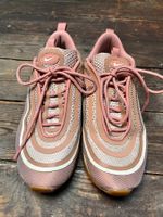 Schuhe / Nike / Turnschuh / Sneaker / 40