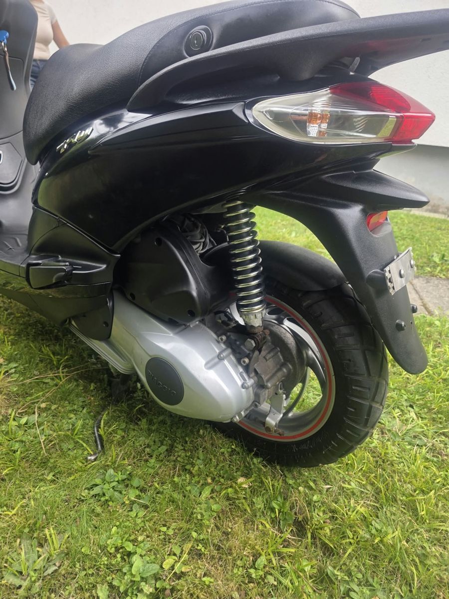 Piaggio Scooters: Piaggio FLY 125.e. 3V – D'occasion à Winterthur par Fabio_46 2