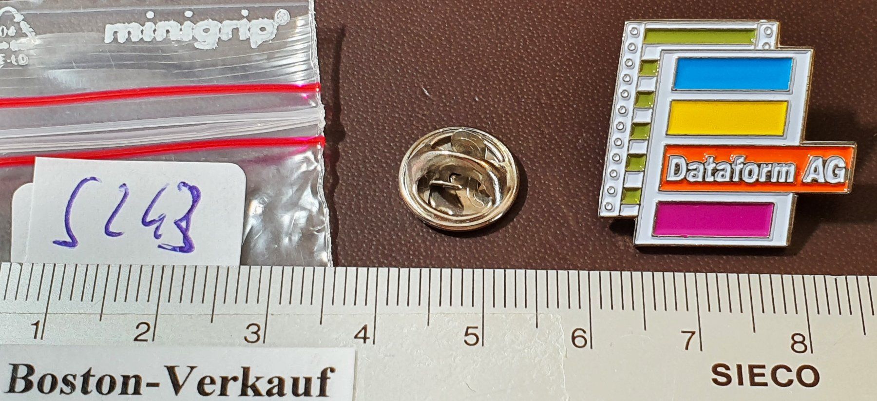 Plaketten & Abzeichen: S243 - Pin Dataform  AG – Gebraucht aus Reinach BL von Boston-Verkauf 1