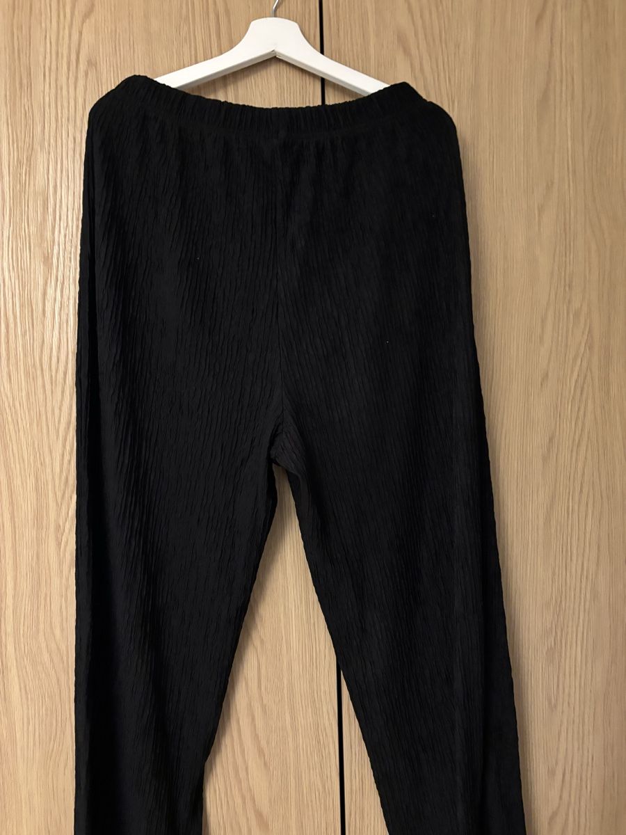 Pantaloni: Schwarze Sommerhose – Usato da Zollikofen venduto da MILAN2033