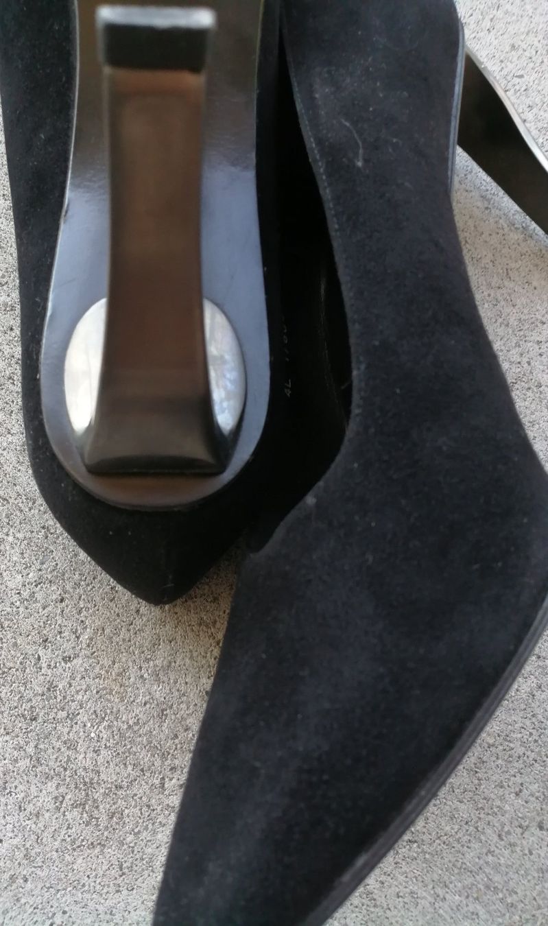 Stuart Weitzman Scarpe da donna: Pumps Stuart Weitzman, Wildleder, Schwarz, Grösse  40 1/2 – Usato da Schaffhausen venduto da Domifran 4
