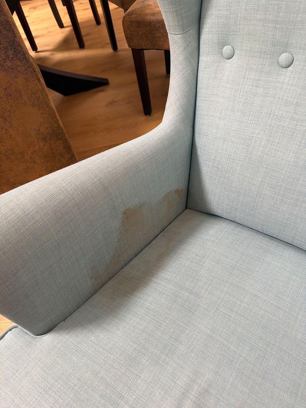 Sofas: Sessel hellblau guter Zustand mit Flecken – Gebraucht aus Seewil von asujo 4