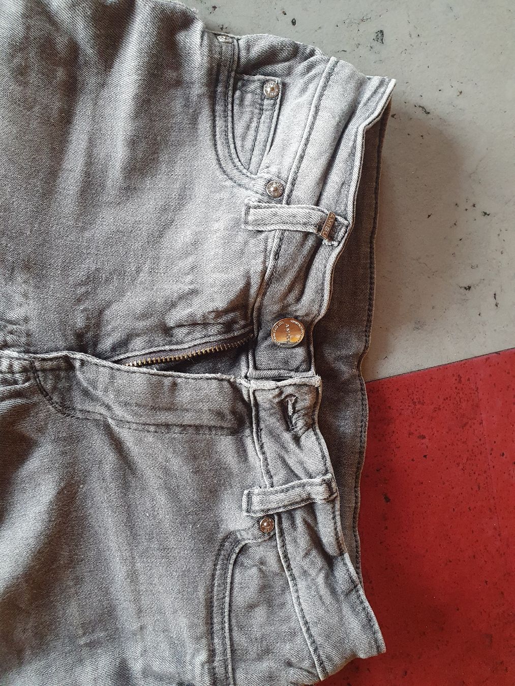 Jeans: Jeans – Usato da Moosseedorf venduto da Sonnenschein.. 2