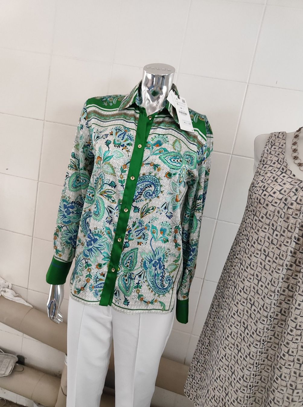 Zara Camicette: damen Bluze GR S – Nuovo e nell'imballaggio originale da Langnau am Albis venduto da Judithsebi 3