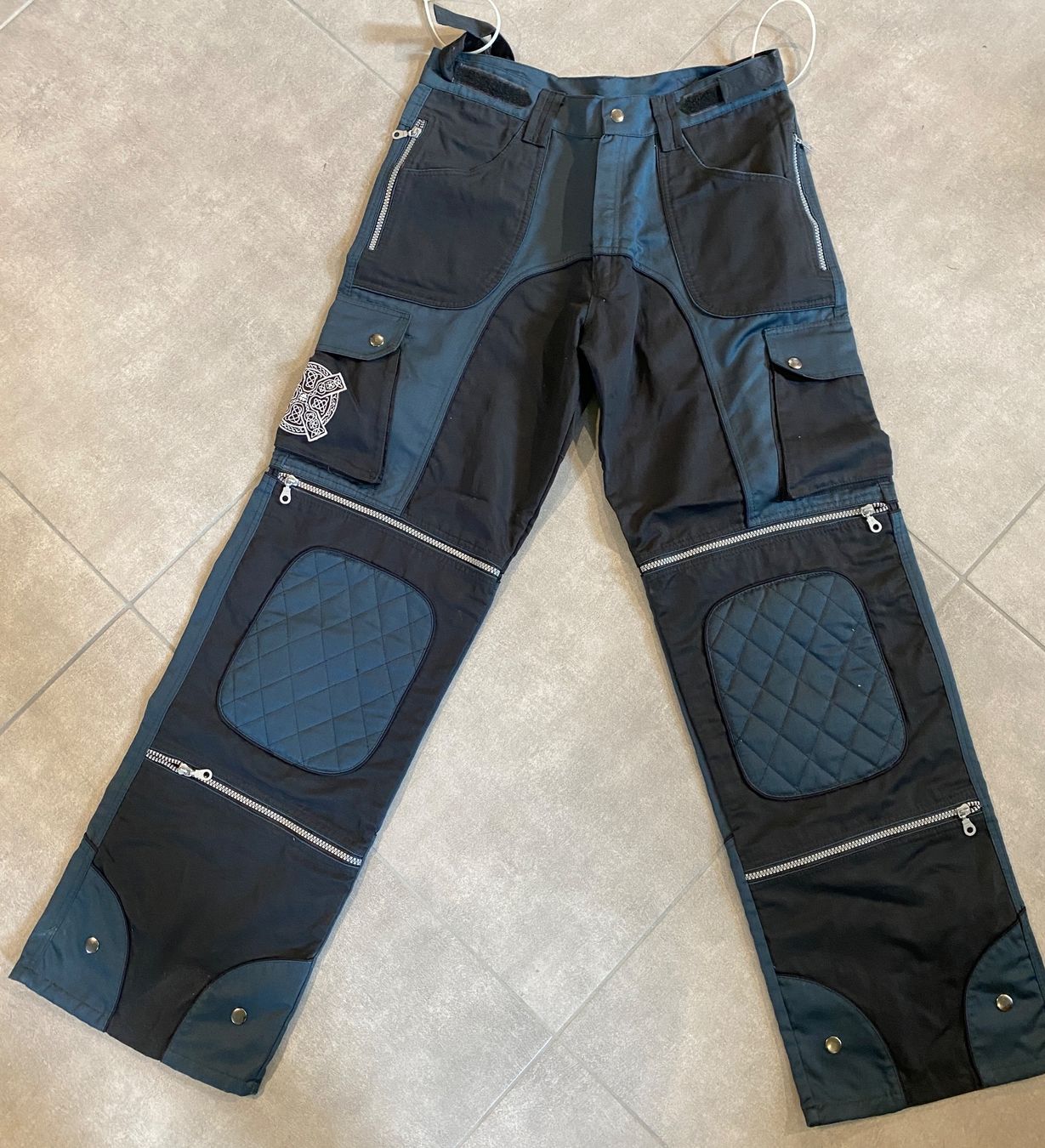 Pantaloni: Goa -Hose – Usato da Schinznach-Dorf venduto da Hpurzel