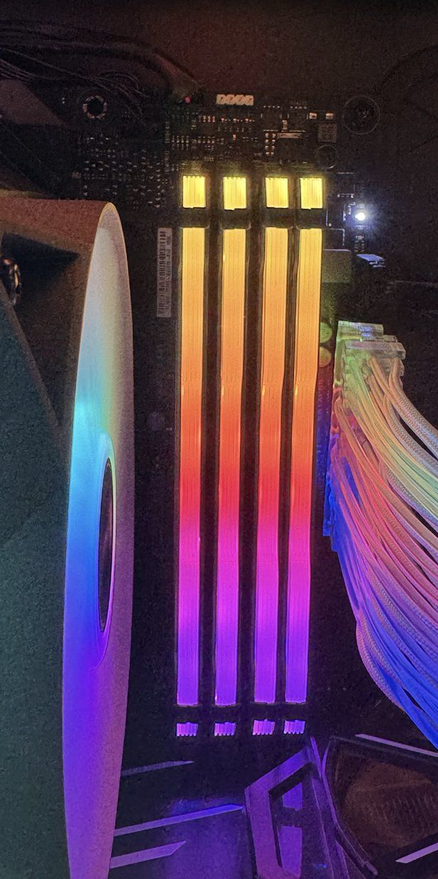 Leine & Halsband: Memory RAM Corsair Vengeance RGB Pro – Gebraucht aus Dagmersellen von Purppetz 1