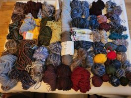 Grosses Lot Sockenwolle mit vielen Restklungeln
