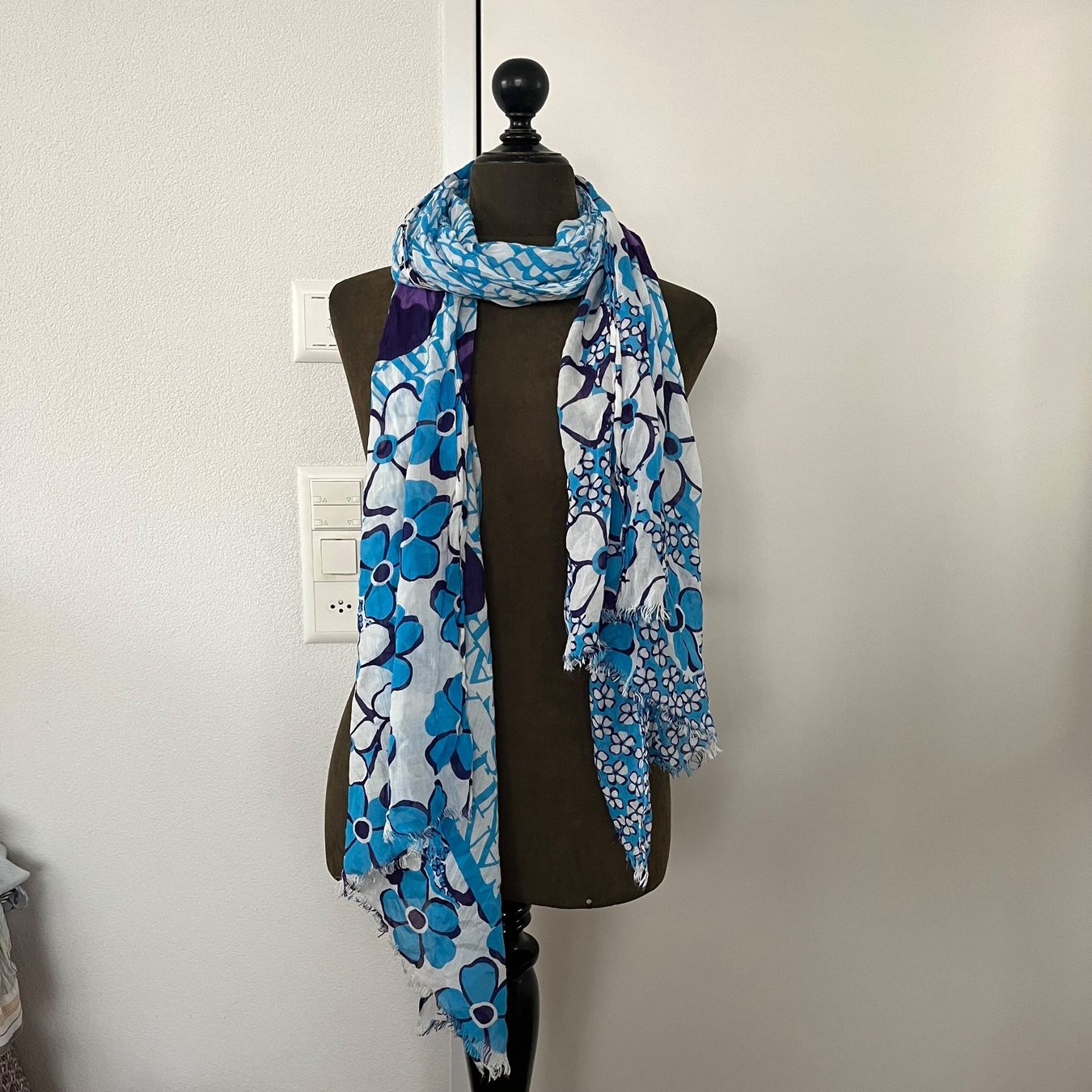 Armani Foulard & Sciarpe: Armani Jeans Schal – Usato da Zug venduto da saskia-chiara