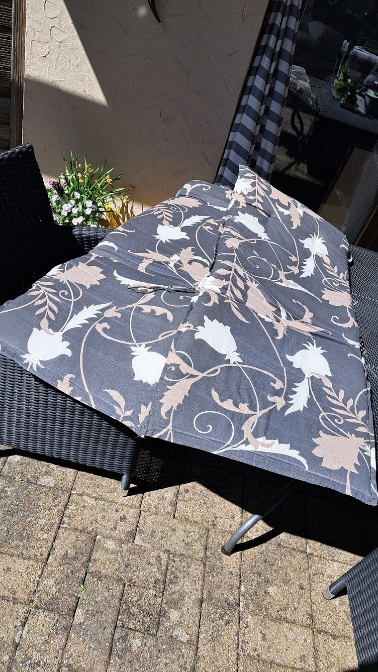 Cuscini:  Sitzkissen mit Blumenmuster für Gartenstühle – Nuovo (secondo la descrizione) da Lotzwil venduto da Smart12