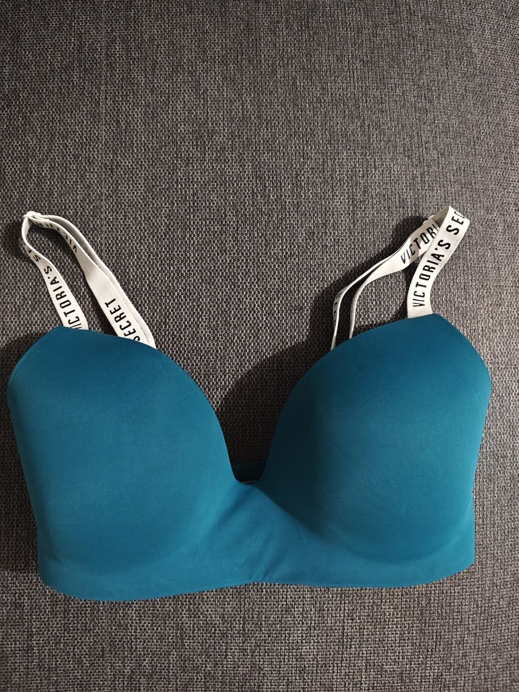 Victoria's Secret Altra biancheria intima: Victoria's secret bra – Nuovo (secondo la descrizione) da Meyrin venduto da Muchacho7