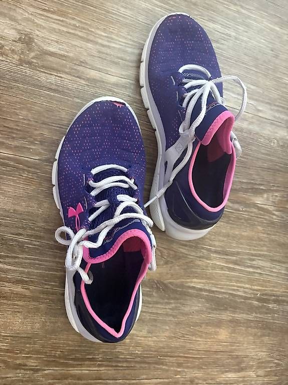 Scarpe da uomo: Under Armour Hallenturnschuhe Grösse 40.5 – Usato da Uttigen venduto da extreme08 3