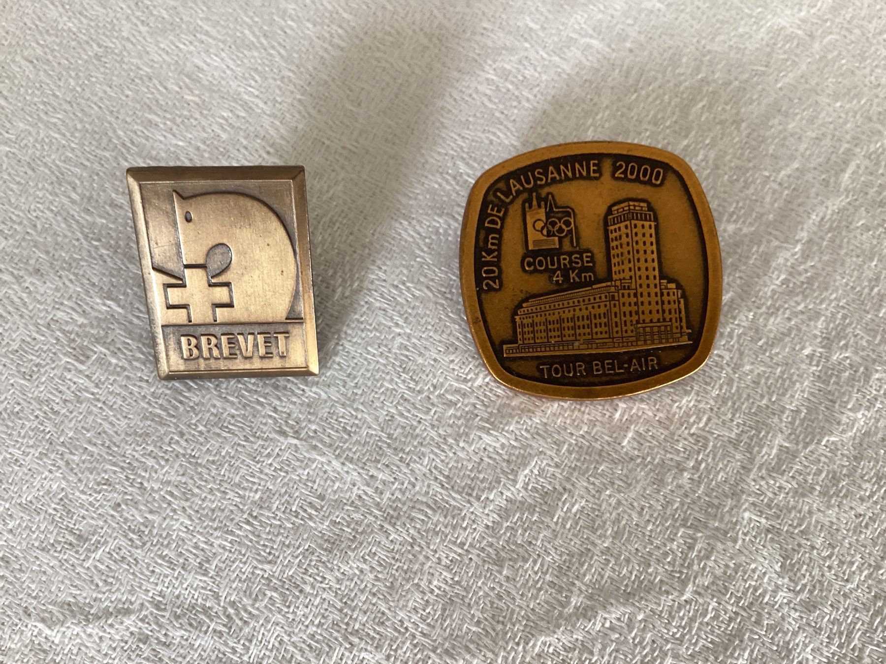 Plaketten & Abzeichen: Pins – Gebraucht aus Pully von claddagh 2