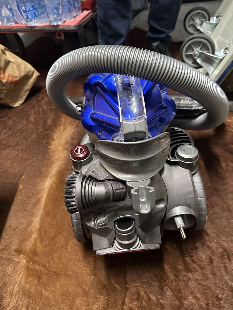 Dyson Staubsauger & Zubehör: Dyson DC 20 – Gebraucht aus Chur von S.Raschle