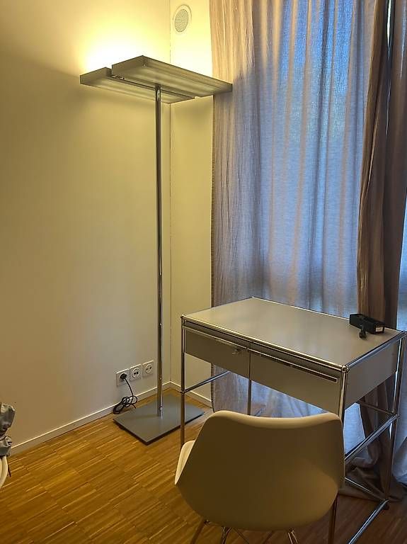 Lampade: Chrom-Edelstahl-Stehlampe  – Usato da Zürich venduto da Samoo01