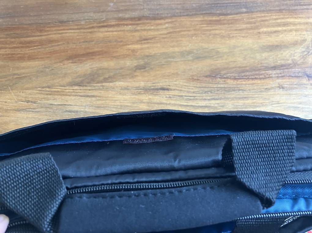 Valises & Sacs: Laptop-Tasche / Slim Case / DICOTA – D'occasion à Zürich par pas_y6lb 4