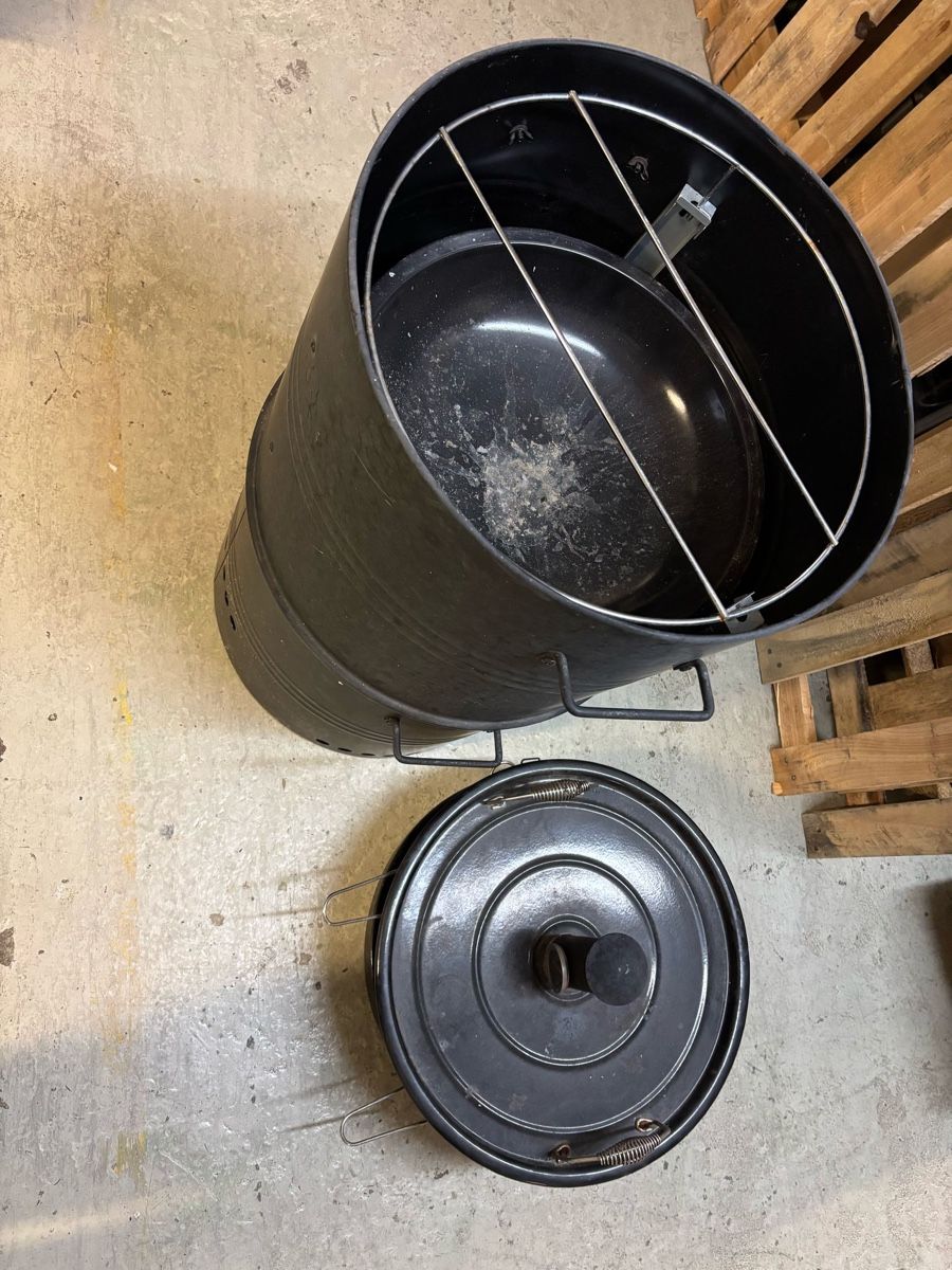 Griglie: Grilltonne Multifunktion Holzkohlengrill – Usato da Zug venduto da Biki72 3