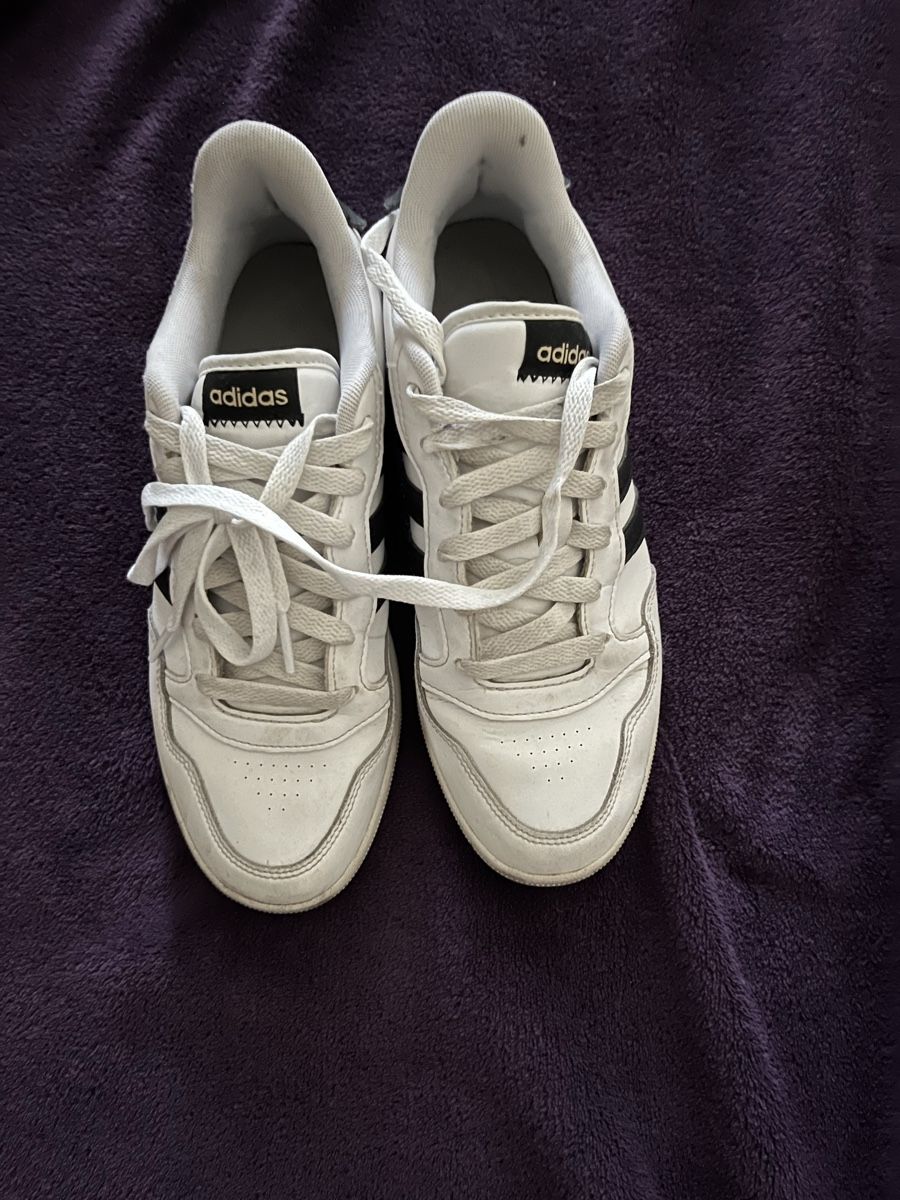 Adidas Chaussures femmes: Adidas Schuh Größe 40 – D'occasion à Adliswil par rossoelmare 1